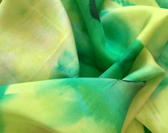 Flores Verdes - Pañuelo de seda pintado a mano
