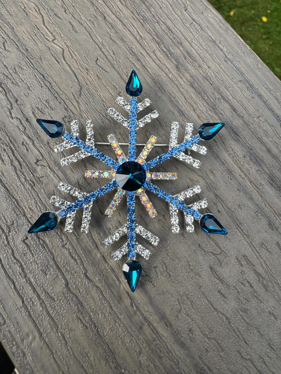Frozen Winter Wonderland Snowflake Rhinestone Brooch Pin - Mixed Blue ...