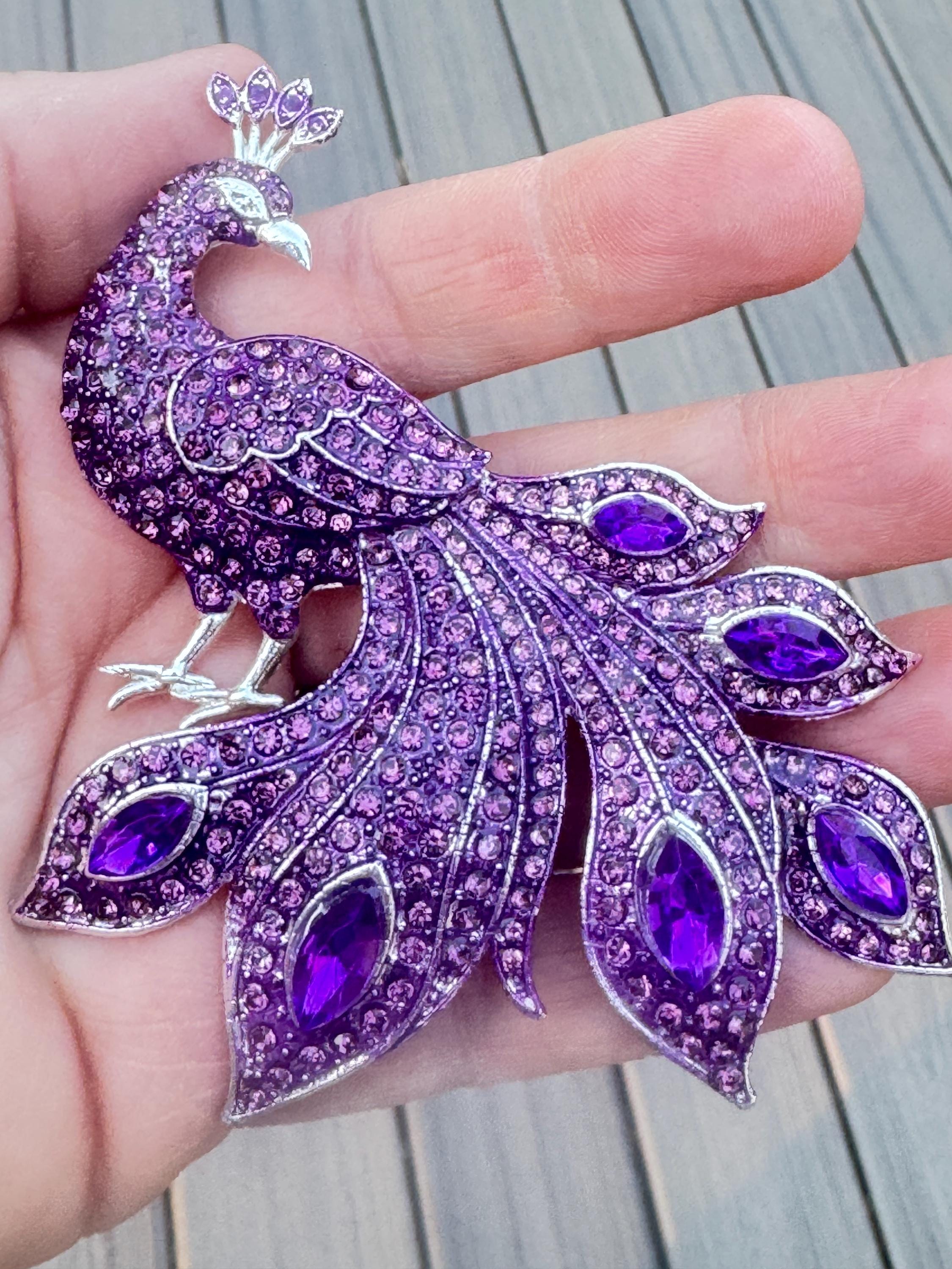 Vintage-Inspired Purple Crystal Cluster Brooch - Gold Tone