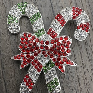 Large christmas pins discount