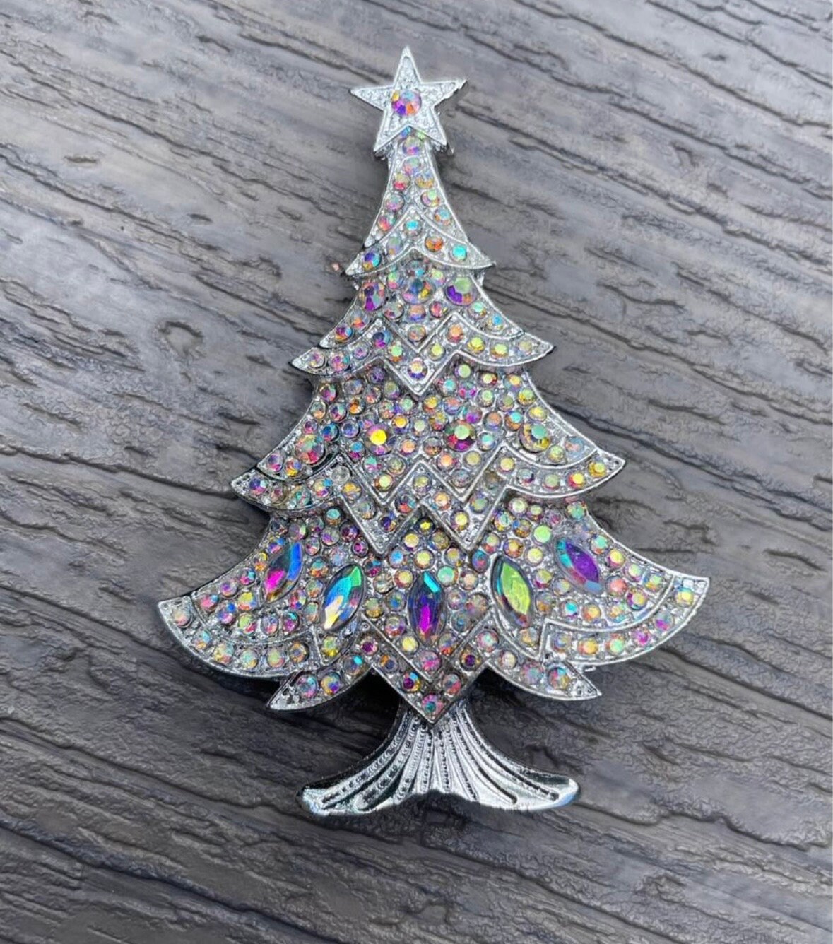 Green Enamel Christmas Tree Crystal Brooch - Cute Holiday Fashion Charm Pin For Women