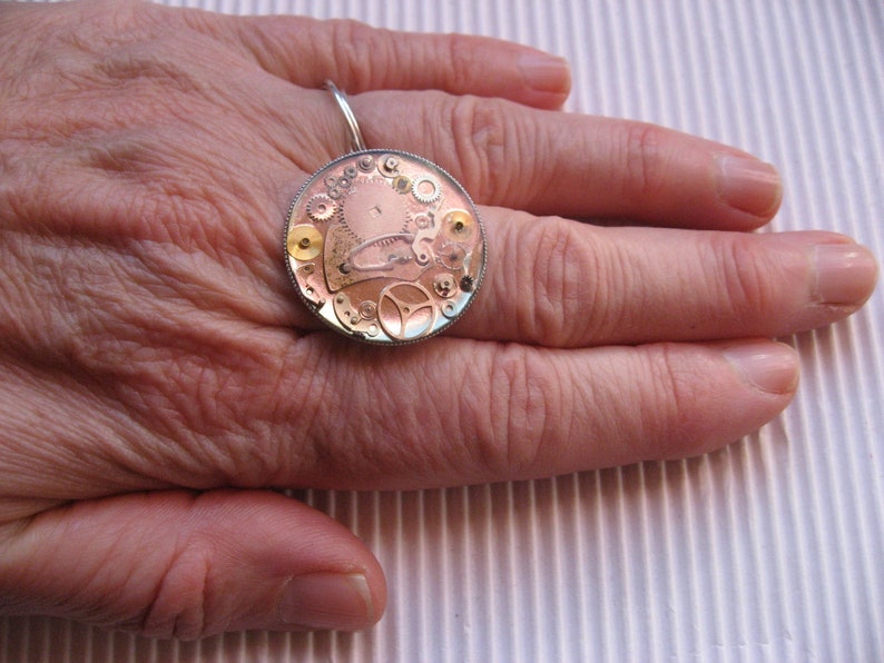 PARURE Steampunk unisexe, Les rouages du temps sur fond argenté diamètre 30mm ou 25mm image 2