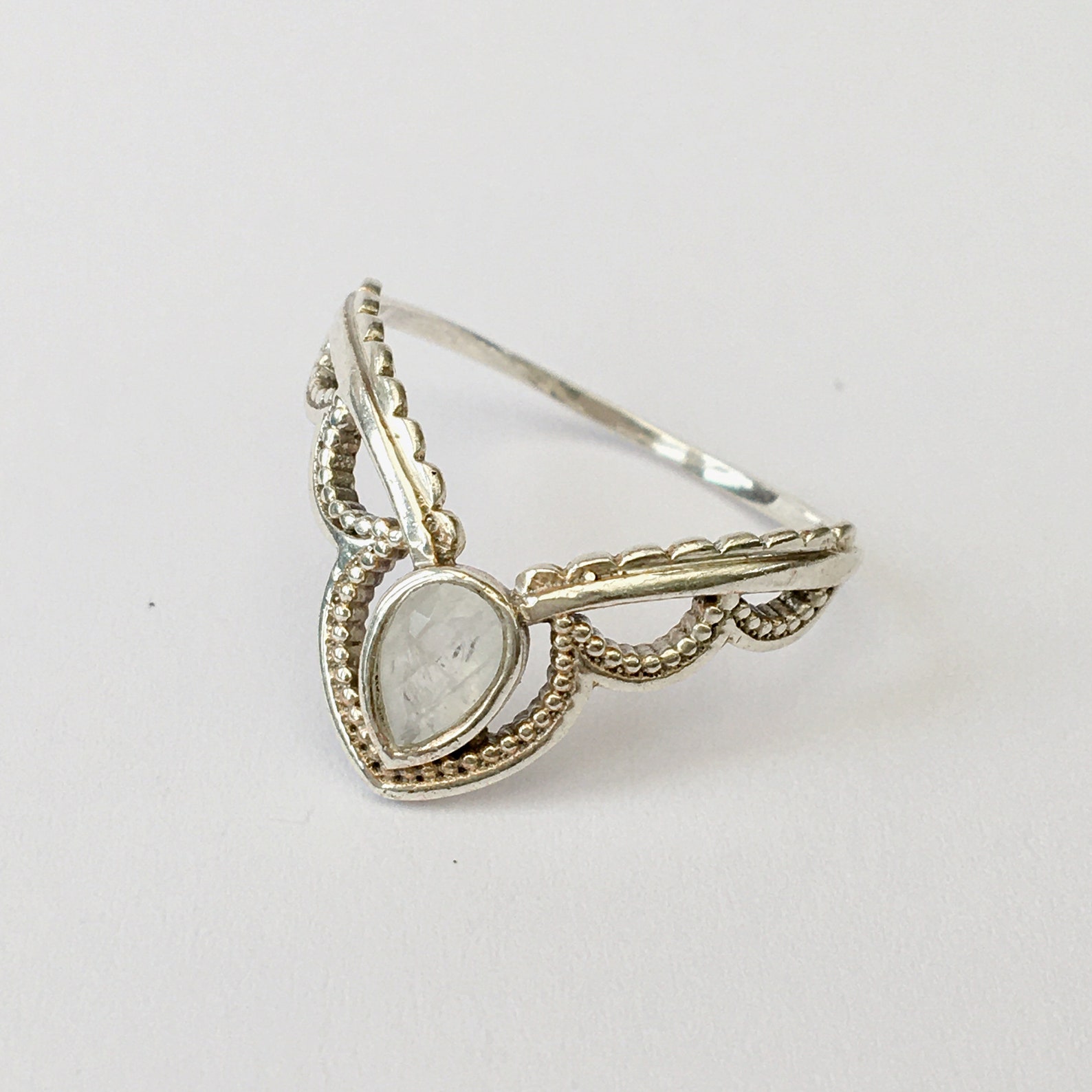 Lista 103+ Foto Anillos De Venus En El Cuello Joven Cena Hermosa