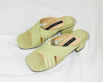 90's Green Suede Criss Cross Sandals / Block Heels / Size 6