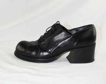 Vintage 70's Black Leather Lace Up Oxfords / Size 10