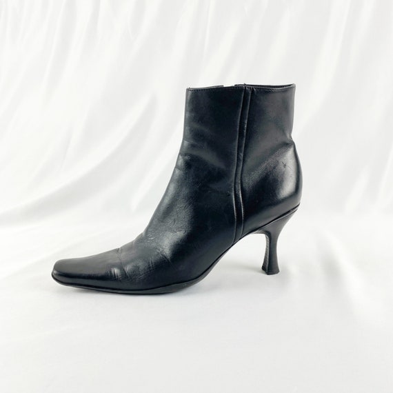 90's Black Leather Ankle Boots / Size 8