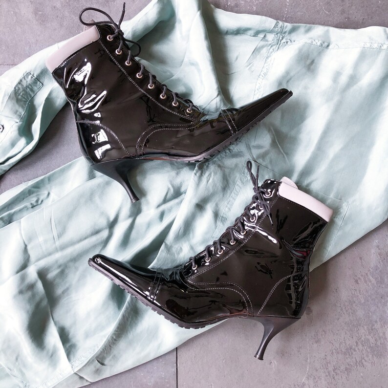 90/'s Donald Pliner Black Silver Patent Leather Lace Up Ankle Boot 7.5