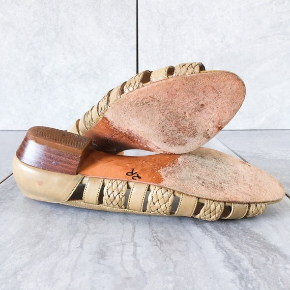 Vintage Tan Woven Leather Cutout Flat Peep Toe Sandal Size 6.5 M Vintage Tan Woven Leather Cutout Flat Peep Toe Sandal Size 6.5 M