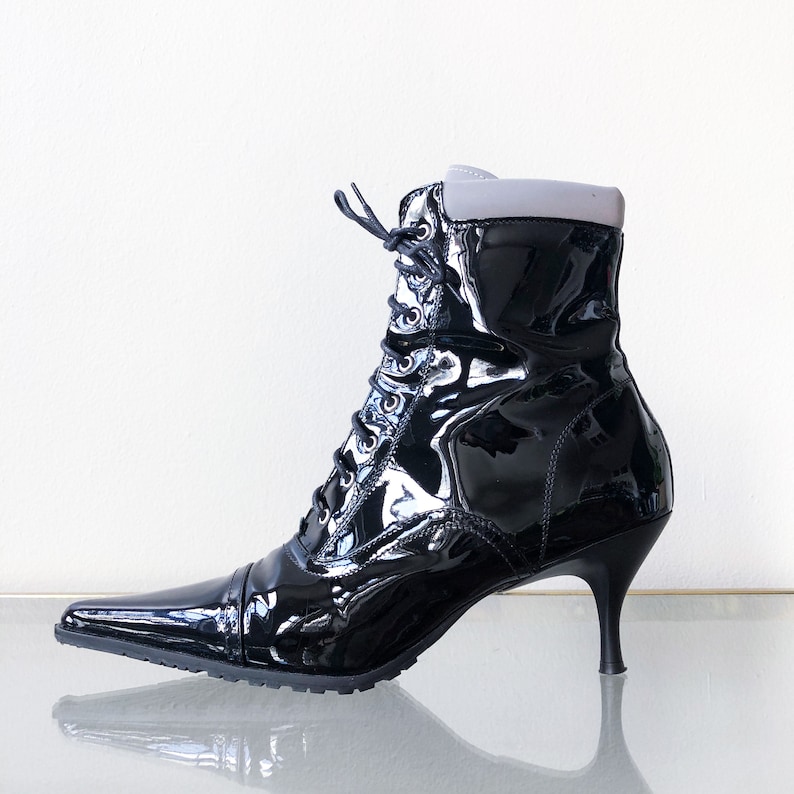 90/'s Donald Pliner Black Silver Patent Leather Lace Up Ankle Boot 7.5