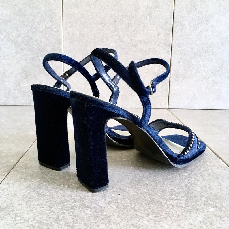 CLEARANCE 90/'s Blue Velvet Silver Ankle Strap Heel Strappy Sandal Size 10