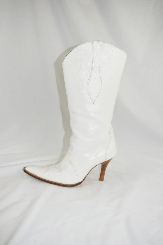 Y2k white boots Gem