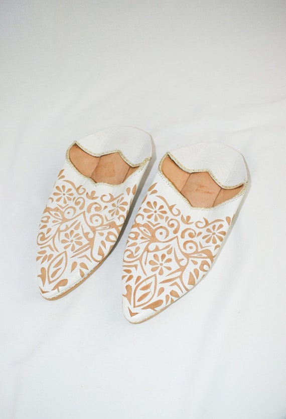 Vintage White Moroccan Babouche Slipper / Mules / 