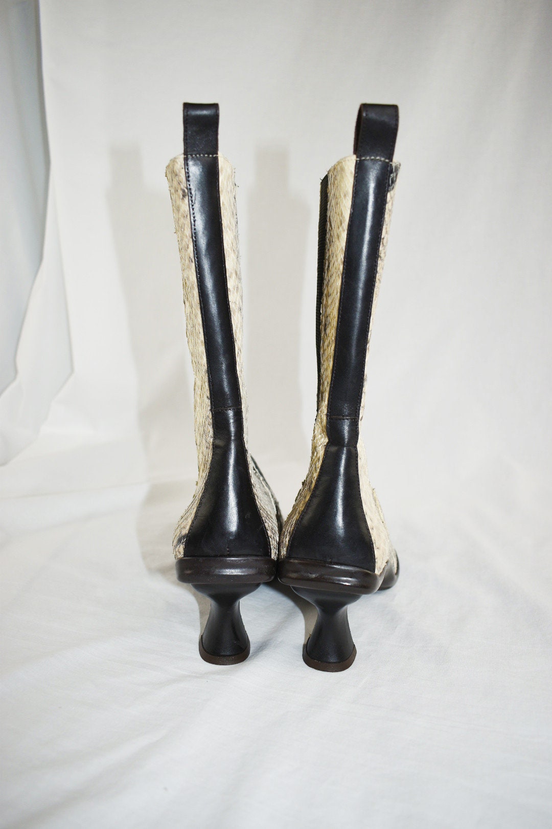 Y2K Donald Pliner White Snakeskin Ankle Boots  Size 7
