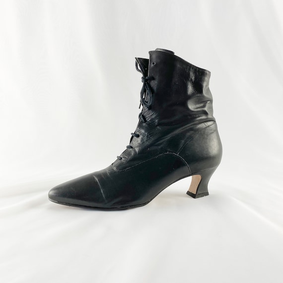 80s 90s Black Leather Lace Up Witchy Ankle Boots /