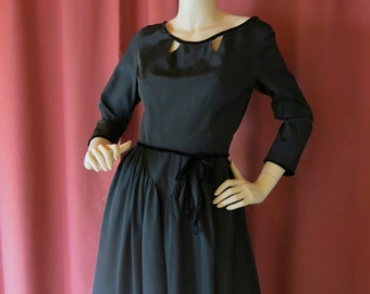 1950's Evening Dress black taffeta full skirt velvet trim New Look cocktail length