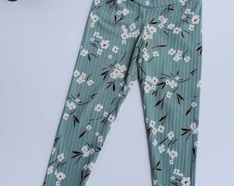 Blue floral Rib Knit Leggings, Rib knit leggings, Floral Leggings, Leggings,Girl Leggings, baby pants, baby leggings, Toddler leggings