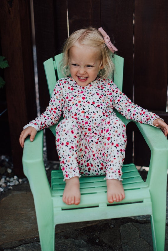 Ruffle hem deals leggings