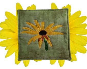 Appliqued Rudbeckia Pot Holder; Potholder; Trivet; Hot Pad; Floral Pot Holder; Hostess Gift; Handmade Potholder; Fabric Pot Holder
