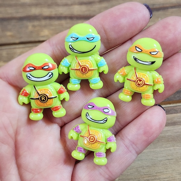 4 pcs Karate Turtle Flatbacks . Resin Cabochon . Flat back . Charm . Bow Center . Character Turtles