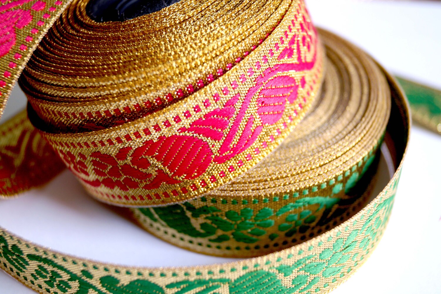 9 Yards Red/green Embroidered Fabric Ribbon Trim Handmade Supply Perfect 4 Gifts Wrap/bands
