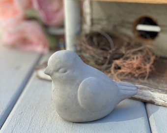 Concrete Bird Statue: Garden Decor, 2.5" Cement Bird