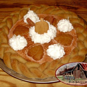 10&quot; Pumpkin Cheesecake Braided Crust Pie Candle