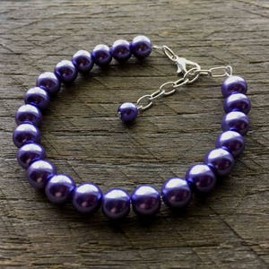 Violet Purple Pearl Bracelet for Bridal Parties and Weddings, One Strand Simple Pearl Bracelet Gift for Her on Silver or Gold Chain
