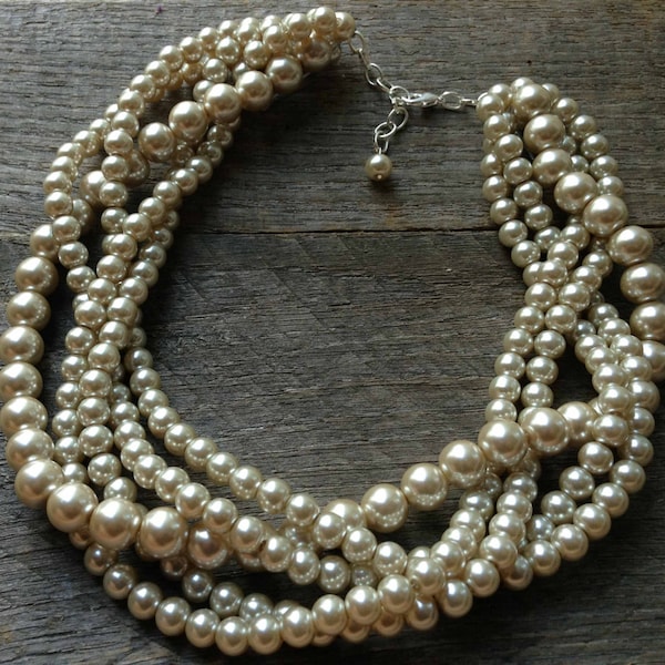 Chunky Oversize Pearl Bead Necklace main image 0