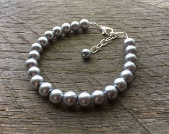 Grey Pearl Bracelet for Bridal Parties and Weddings, One Strand Simple Pearl Bracelet Gift for Her on Silver or Gold Chain