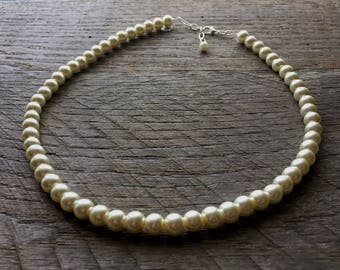 Cream Ivory Pearl Necklace, Bridesmaids Gift, Bridal Necklace One Single Strand Simple Pearl Necklace on Silver or Gold Chain