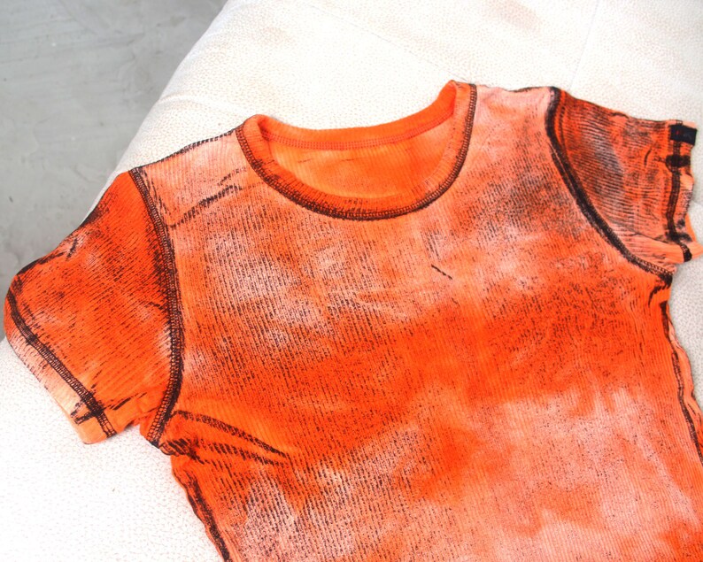 camiseta acanalada con tinte pintado de naranja y2k de los años 00 imagen 5