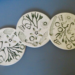 3 Handmade Lead Free Porcelain 6 1/4&quot; Diameter Round Green Ocean Imprinted Trivets, Real Coastal Ocean Product Used To Make Impressions