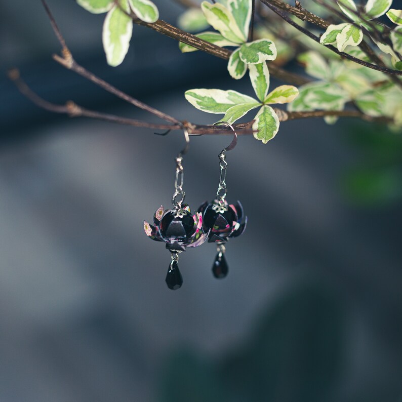 Black Lotus Handcrafted Earring main image 0