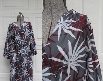 1970s vintage maxi dress with large floral print, V neck wrap dress, M/L