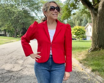 1980s/90s womens cropped quilted red jacket with puffed shoulders