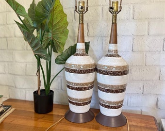 Vintage midcentury brown and white ceramic pottery lamps with teak wood necks, set of 2 matching lamps, MCM large table lamps