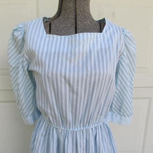 1980s does the 40s light blue dress with pinstripes and dots, S