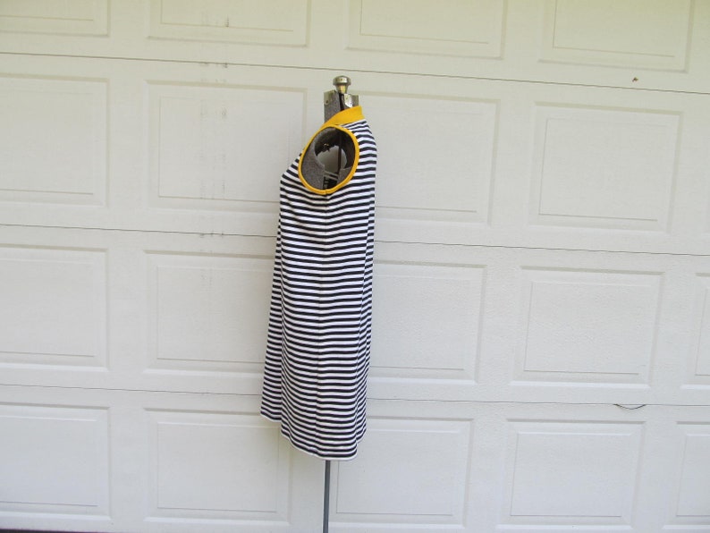 1990s vintage sleeveless polo shirt dress, black and white stripe with yellow collar, M image 4