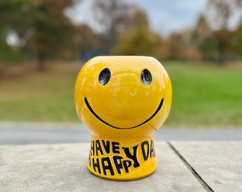 Vintage 1970s McCoy Happy Day Smiley Face planter