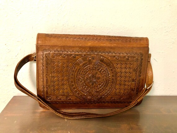 Vintage tooled leather shoulder purse, Mexican to… - image 5