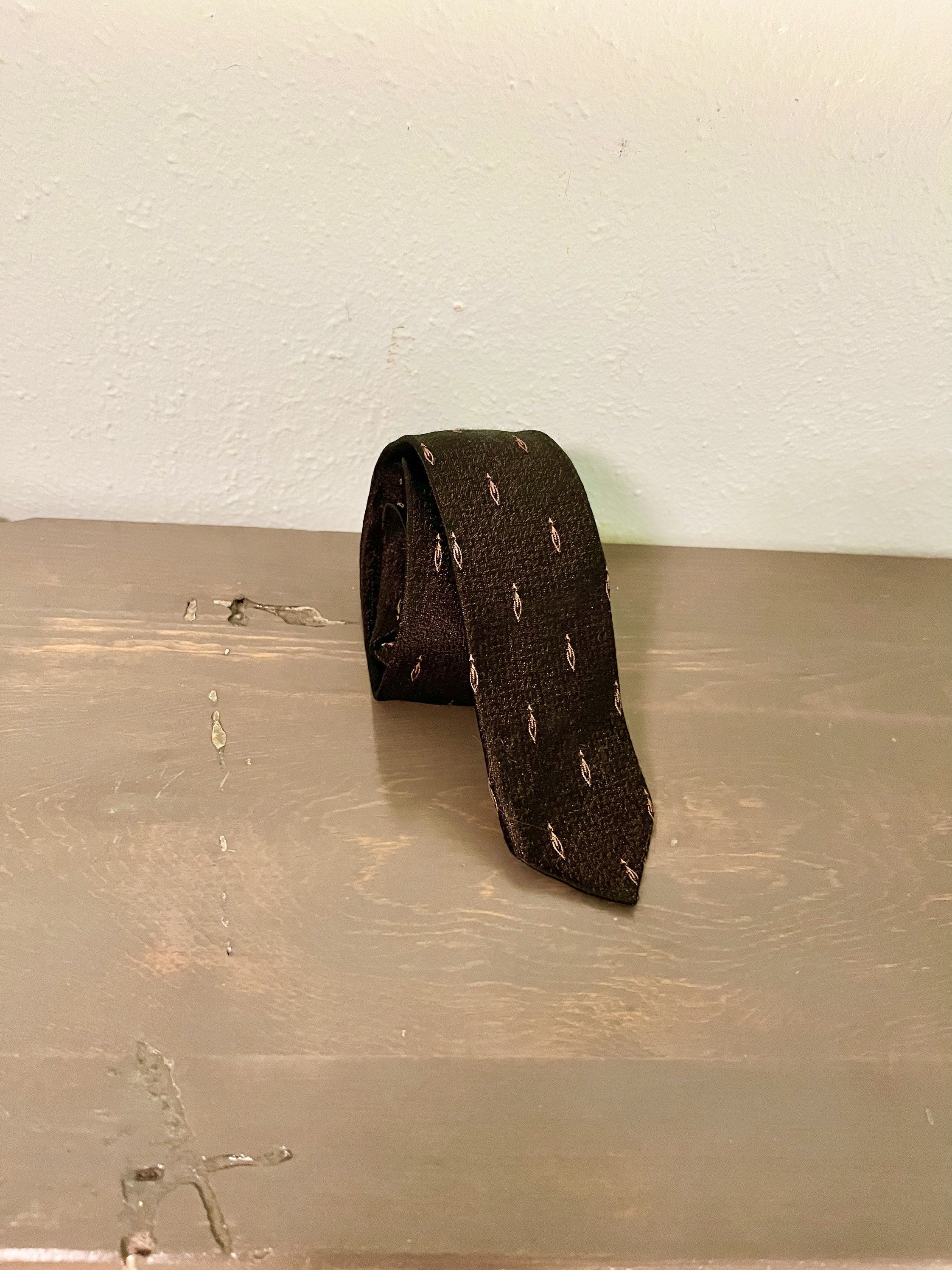 mens gold skinny tie