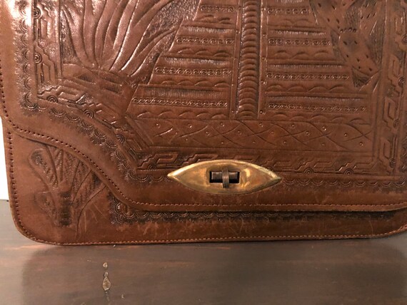 Vintage tooled leather shoulder purse, Mexican to… - image 6