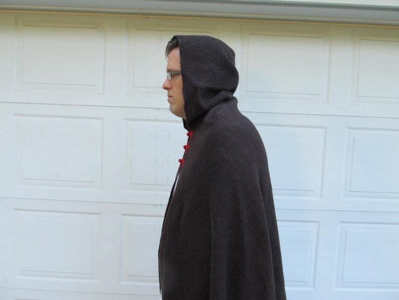 Mens vintage wool cape with red closure, heavy br… - image 4