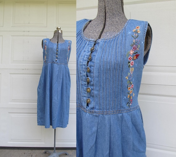 1990s chambray dress with embroidered flowers, bu… - image 1