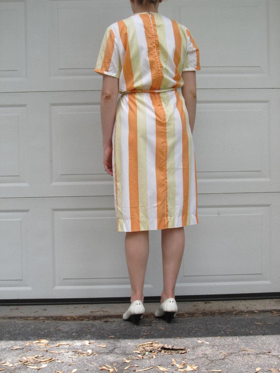 1950s orange and yellow bold striped dress with r… - image 5
