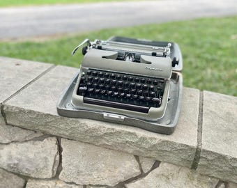 Olympia SM3 Vintage Typewriter With Original Case, Portable