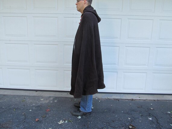 Mens vintage wool cape with red closure, heavy br… - image 3