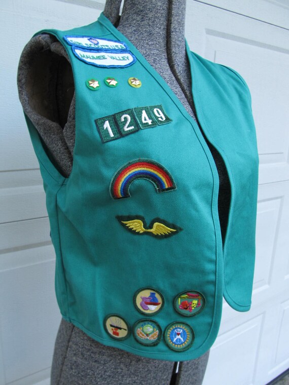 1980's Girl Scout Patch Vest with Many Patches, Size 3/4, GSH37
