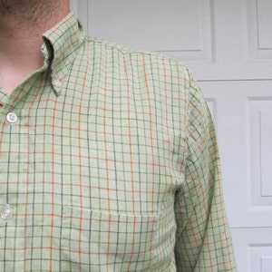 1970s mens long sleeved light green shirt with pinstripe plaid, L