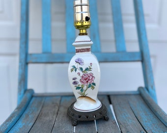 Vintage ceramic lamp with Chinese art, flowers
